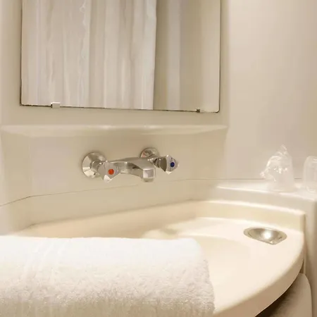 Hotel Premiere Classe De Provence